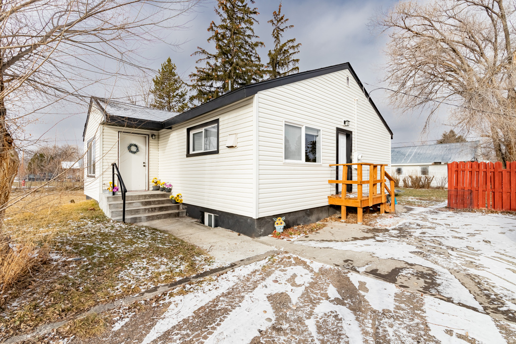 745 W MAIN ST Saint Anthony, ID 83445