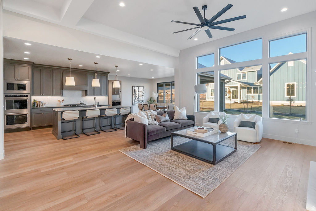 963 S LOUISA DR Saratoga Springs, UT 84045