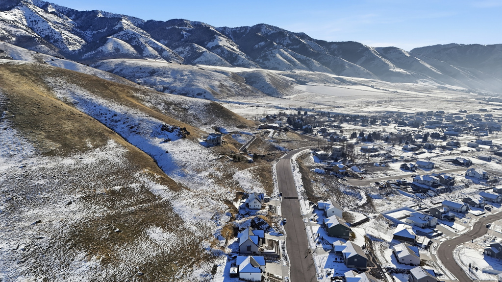 907 E 630 N Hyde Park, UT 84318