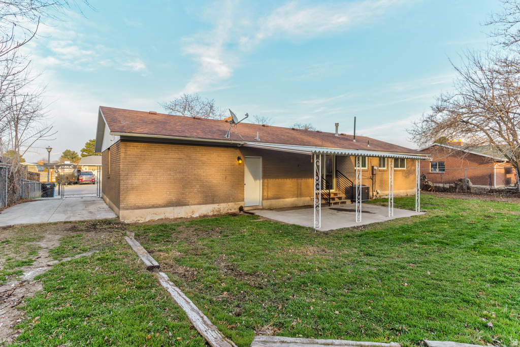 2571 W SURREY RD Taylorsville, UT 84129