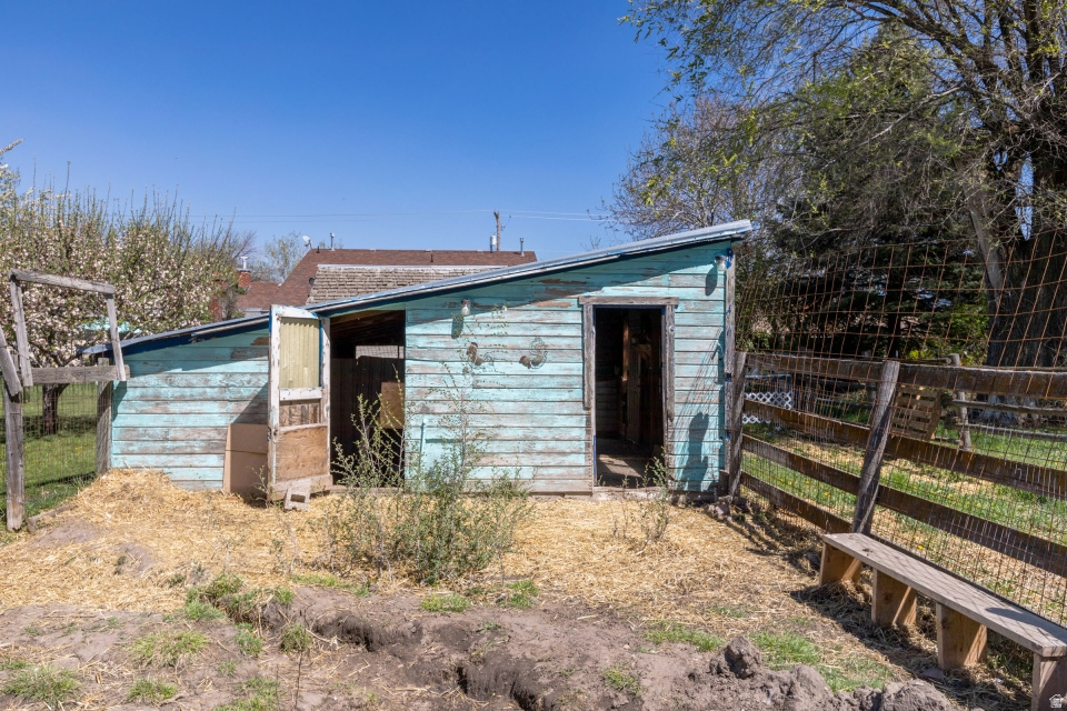 2017 N 2000 W Farr West, UT 84404