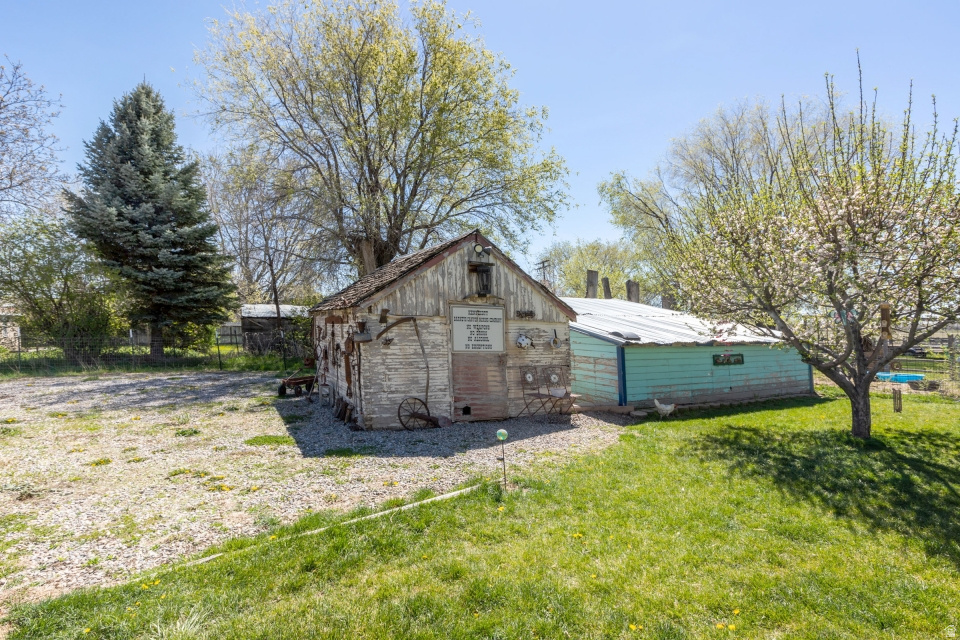 2017 N 2000 W Farr West, UT 84404