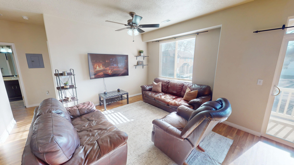 6986 W HARLECH LN West Valley City, UT 84128