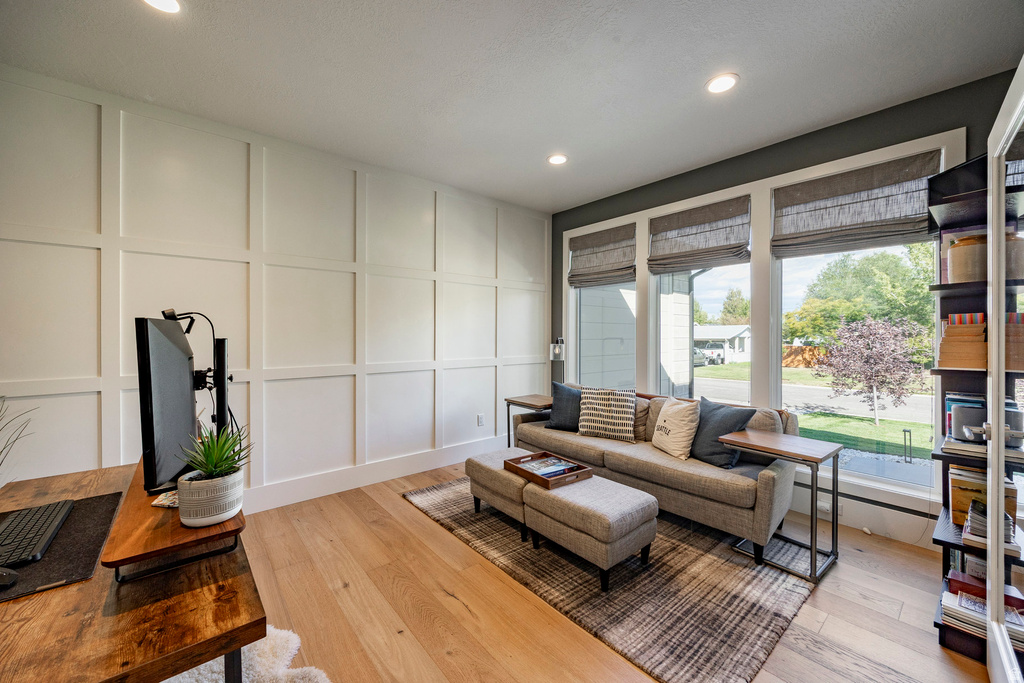 1562 E LONE PEAK DR Holladay, UT 84117