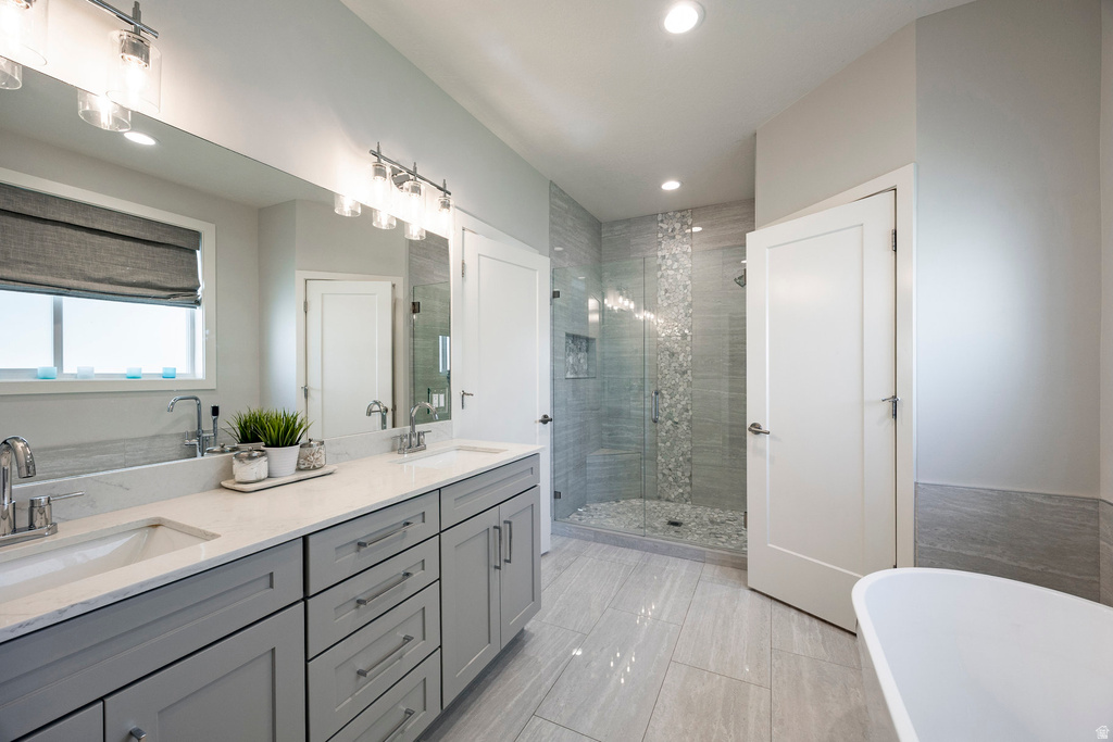 1562 E LONE PEAK DR Holladay, UT 84117