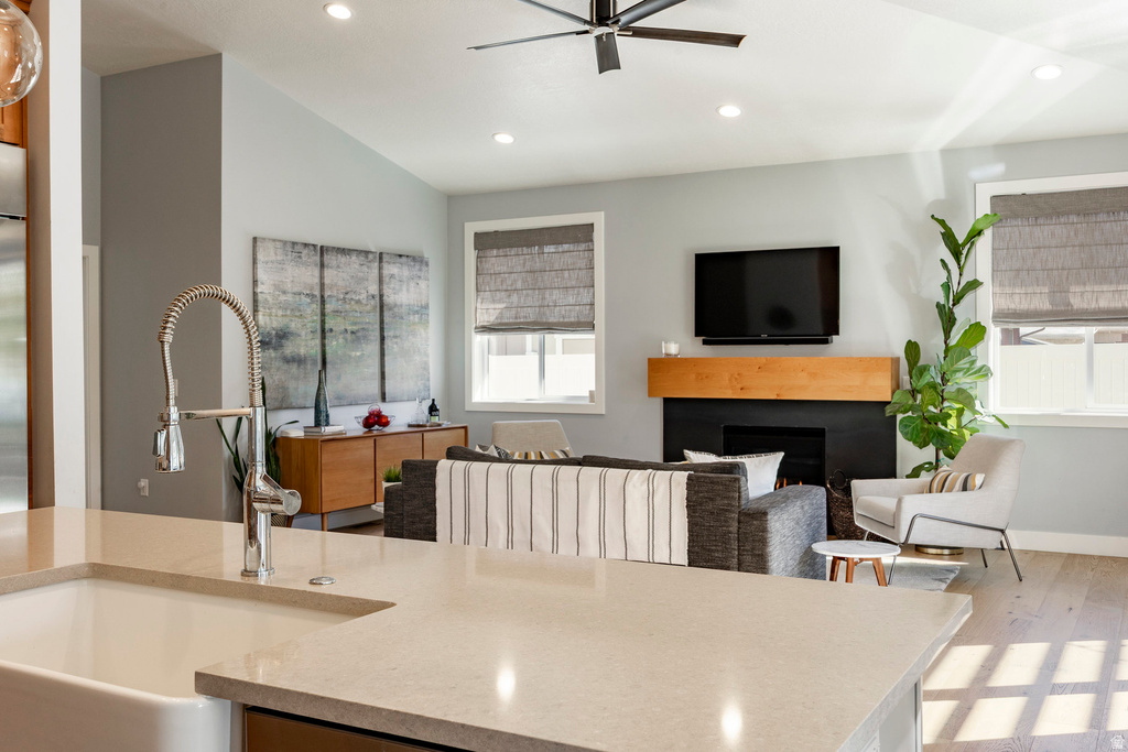 1562 E LONE PEAK DR Holladay, UT 84117