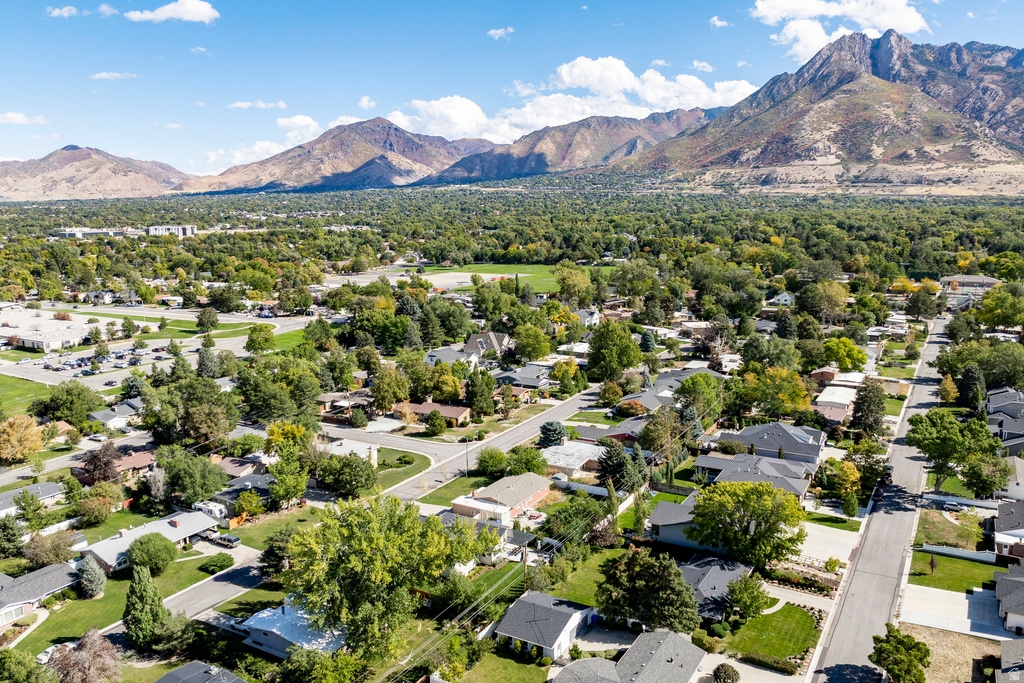 1562 E LONE PEAK DR Holladay, UT 84117