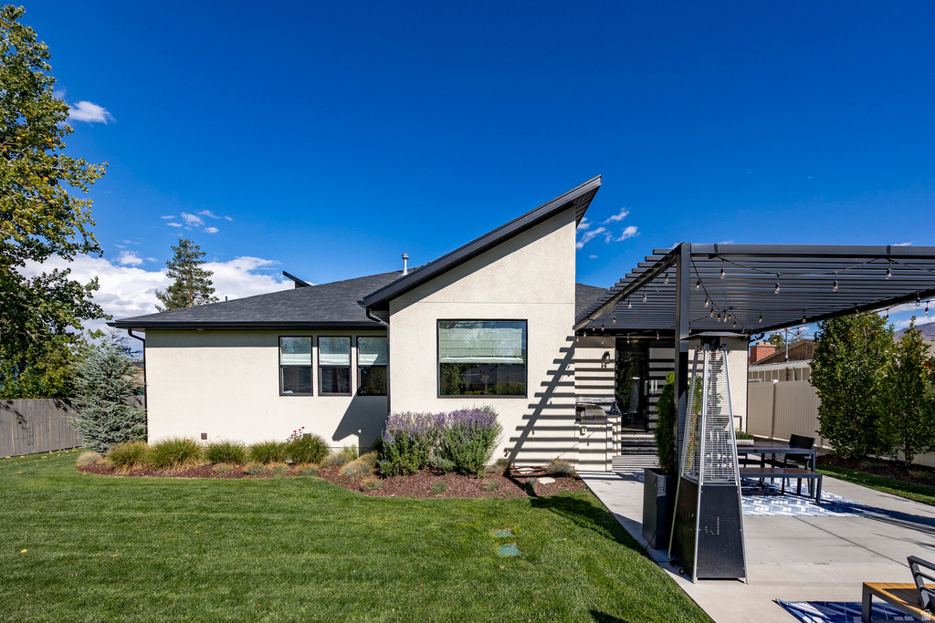 1562 E LONE PEAK DR Holladay, UT 84117