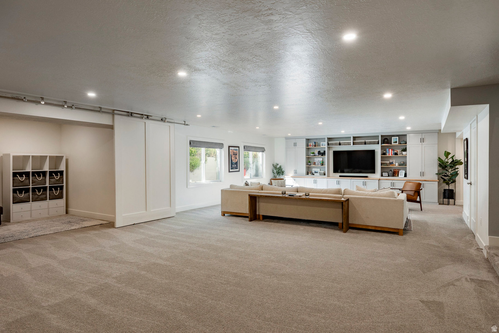 1562 E LONE PEAK DR Holladay, UT 84117