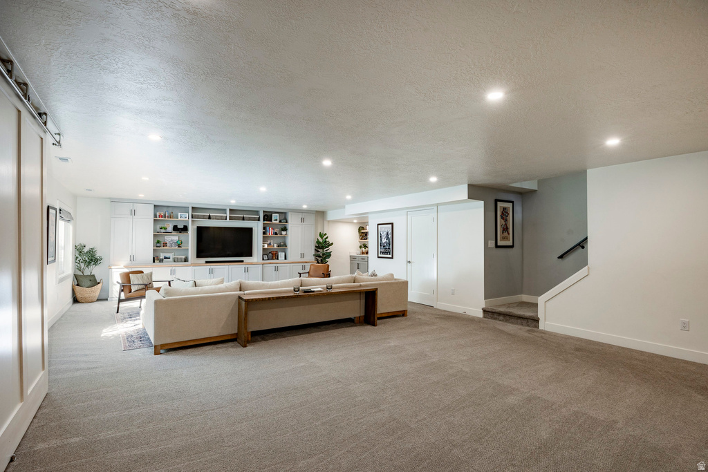 1562 E LONE PEAK DR Holladay, UT 84117