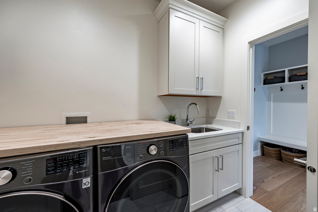 1562 E LONE PEAK DR Holladay, UT 84117