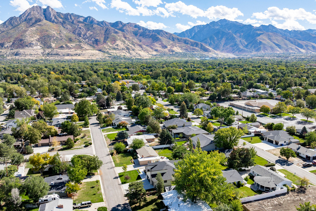 1562 E LONE PEAK DR Holladay, UT 84117