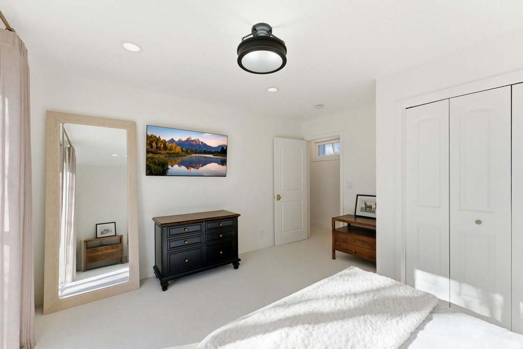 80 E 100 N Midway, UT 84049