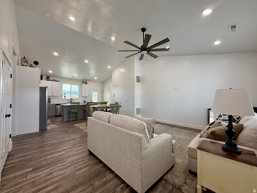 114 E 2000 S Vernal, UT 84078