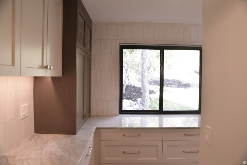 1040 N OAKMONT LN Provo, UT 84604