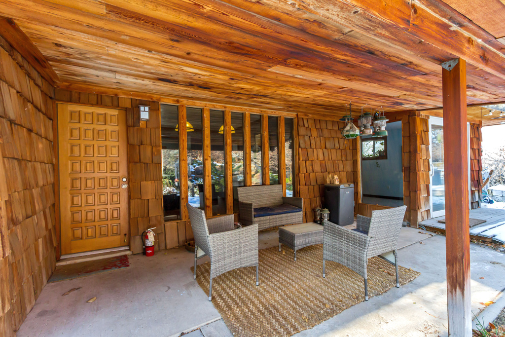 7609 S 2700 E Cottonwood Heights, UT 84121