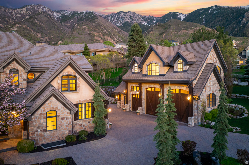 18 SNOW FOREST LN Sandy, UT 84092