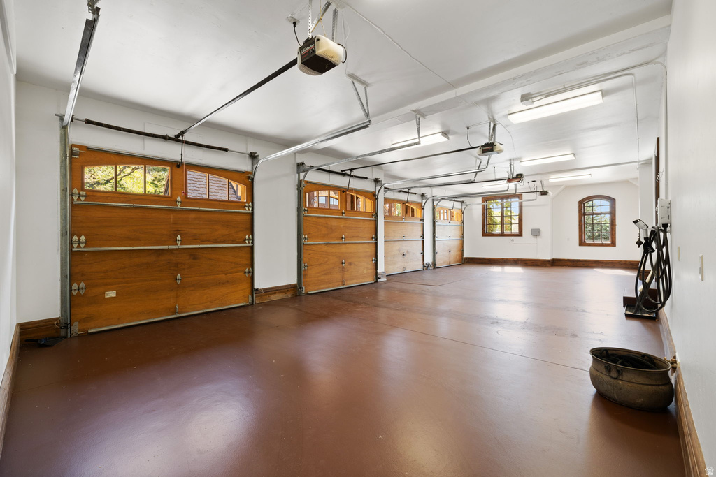 18 SNOW FOREST LN Sandy, UT 84092