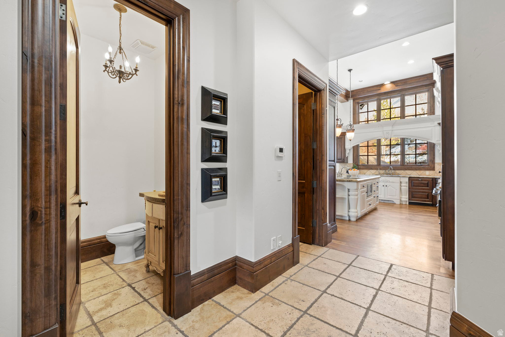 18 SNOW FOREST LN Sandy, UT 84092