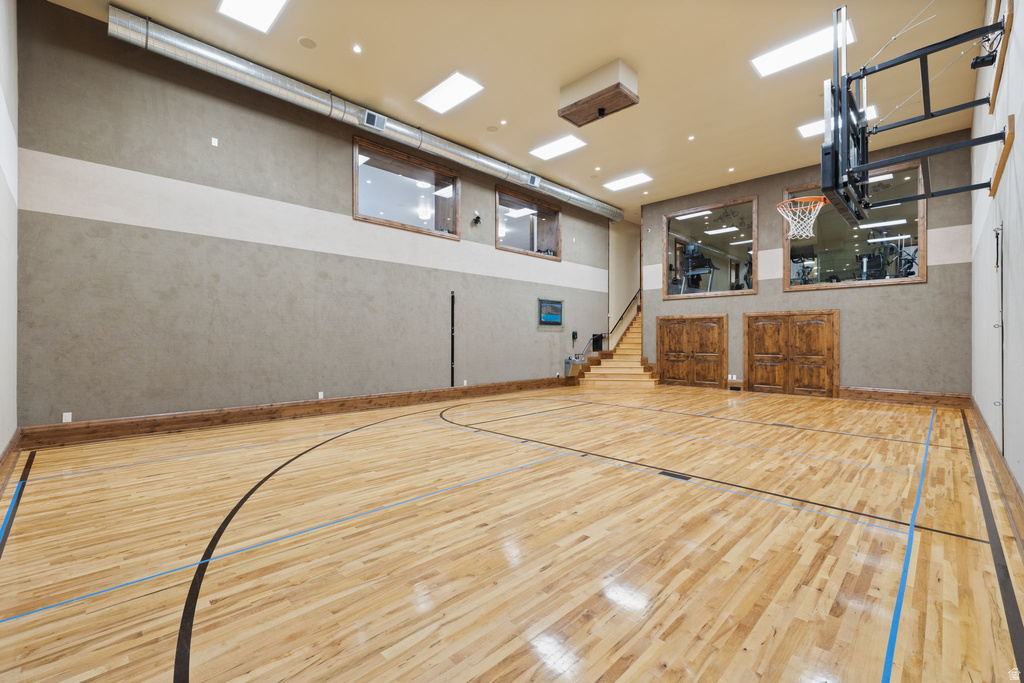 18 SNOW FOREST LN Sandy, UT 84092