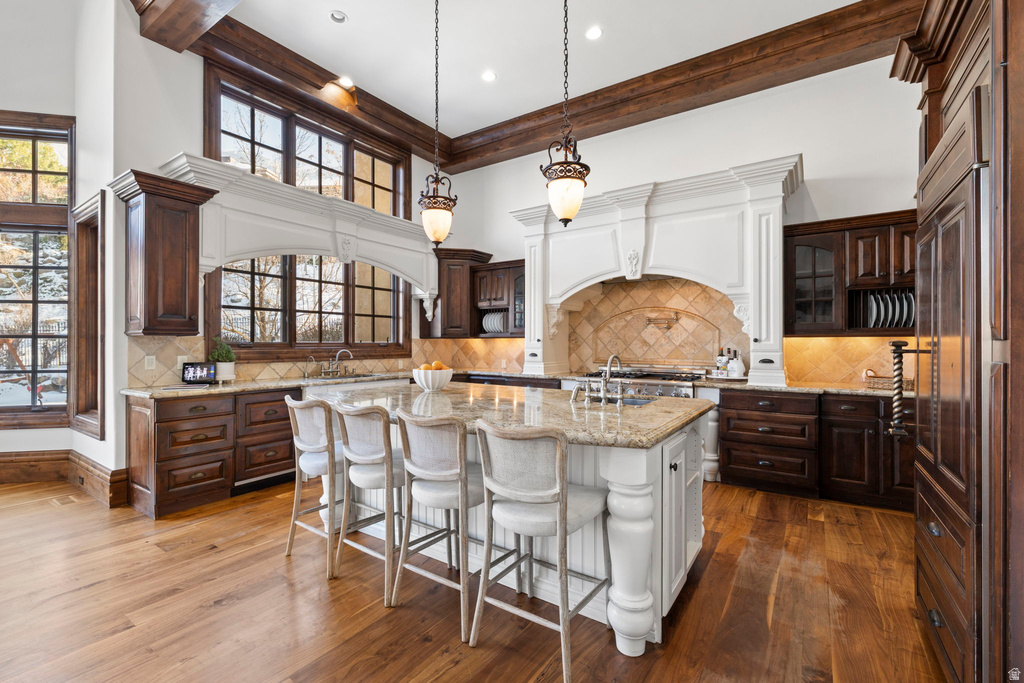 18 SNOW FOREST LN Sandy, UT 84092