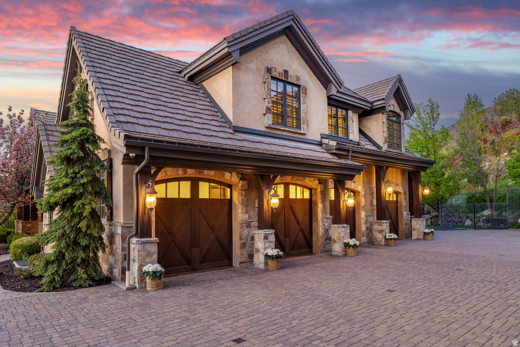 18 SNOW FOREST LN Sandy, UT 84092