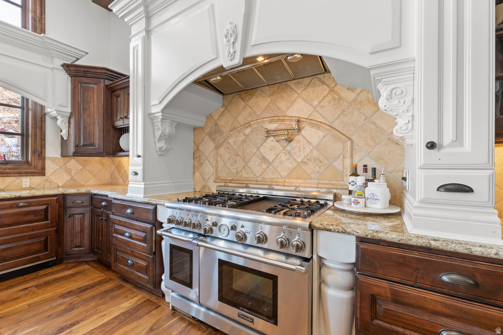 18 SNOW FOREST LN Sandy, UT 84092