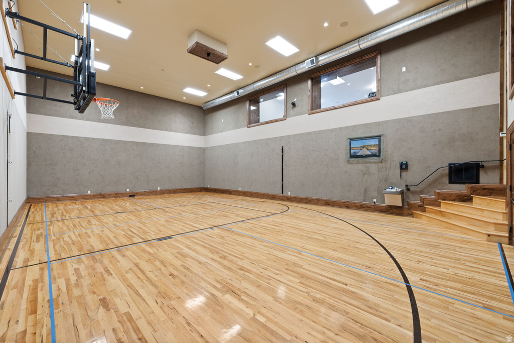 18 SNOW FOREST LN Sandy, UT 84092