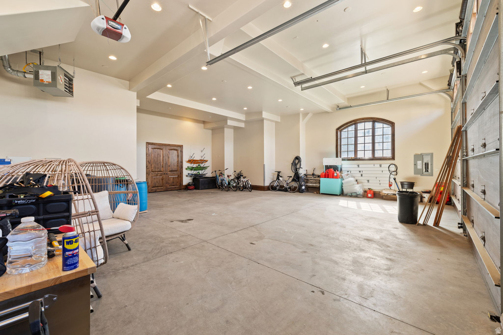 18 SNOW FOREST LN Sandy, UT 84092