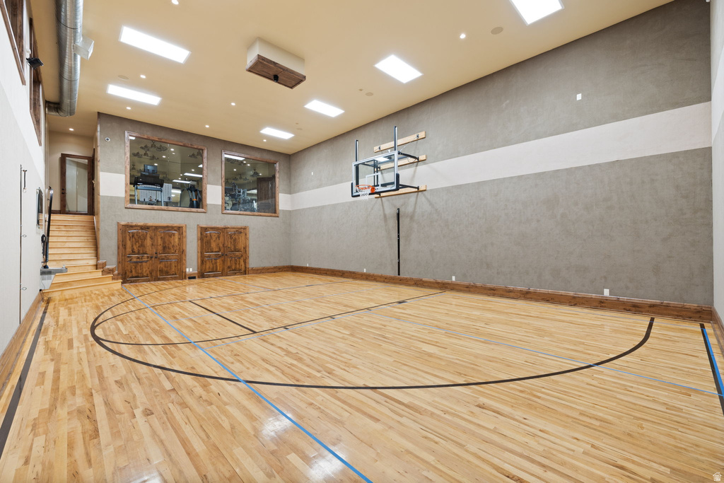 18 SNOW FOREST LN Sandy, UT 84092