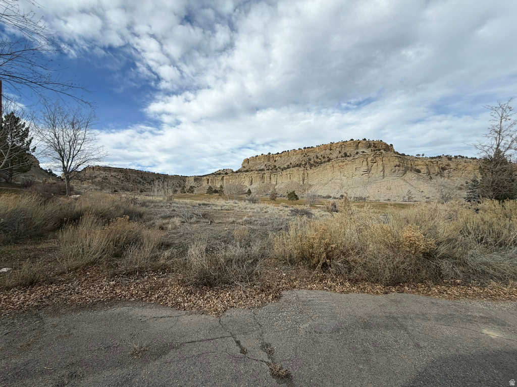 2595 N FAIRWAY LN Helper, UT 84526