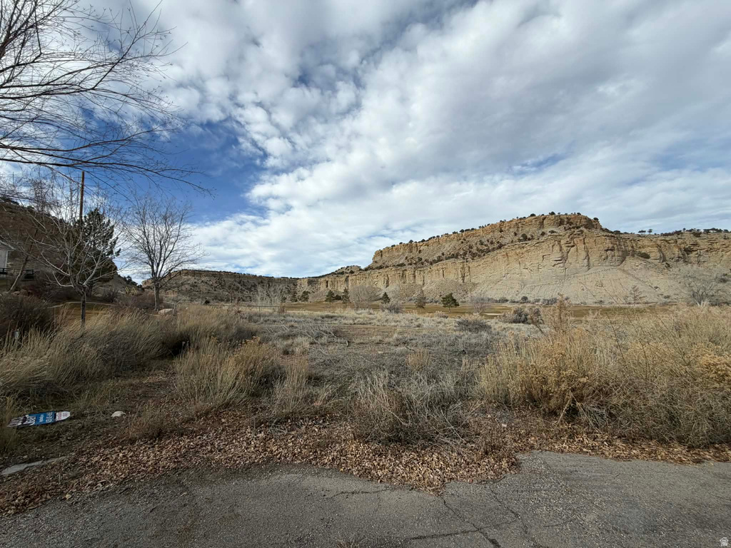 2595 N FAIRWAY LN Helper, UT 84526