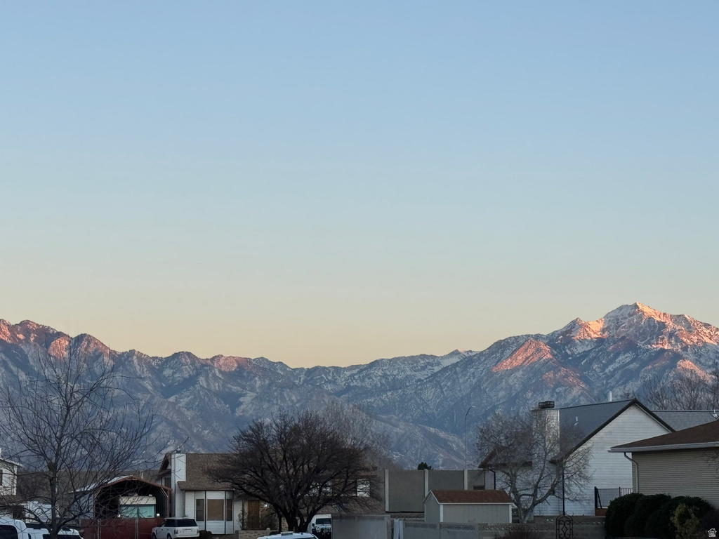 2548 W SWASEY DR Taylorsville, UT 84129