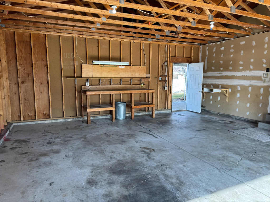 2548 W SWASEY DR Taylorsville, UT 84129