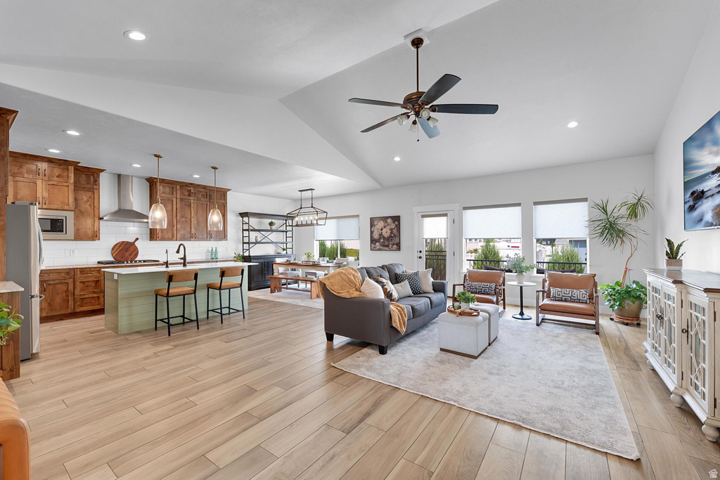 3727 S LARKSPUR CIR Saratoga Springs, UT 84045