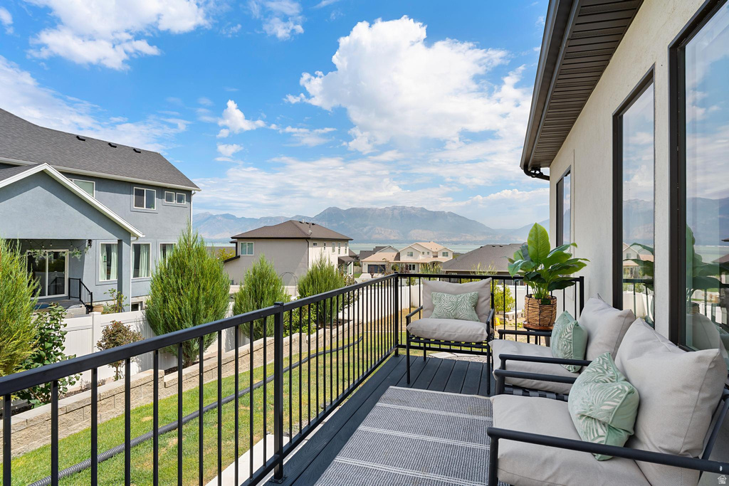 3727 S LARKSPUR CIR Saratoga Springs, UT 84045
