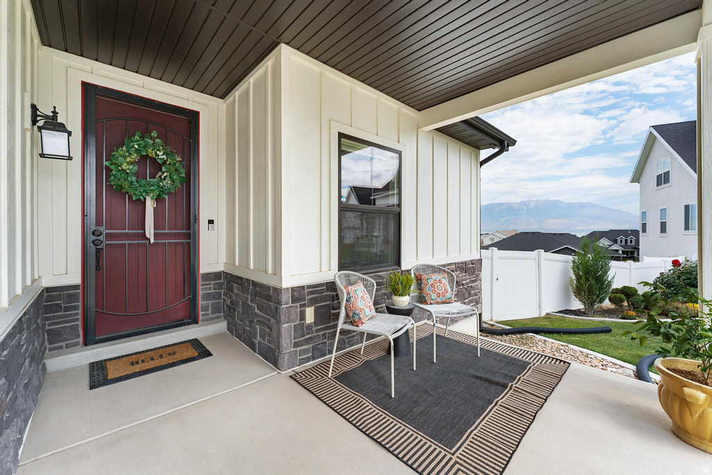 3727 S LARKSPUR CIR Saratoga Springs, UT 84045