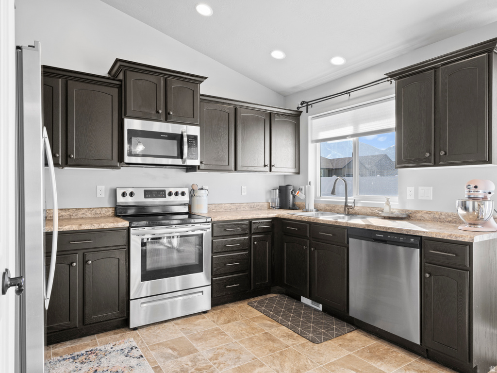 366 E 1970 N Tooele, UT 84074