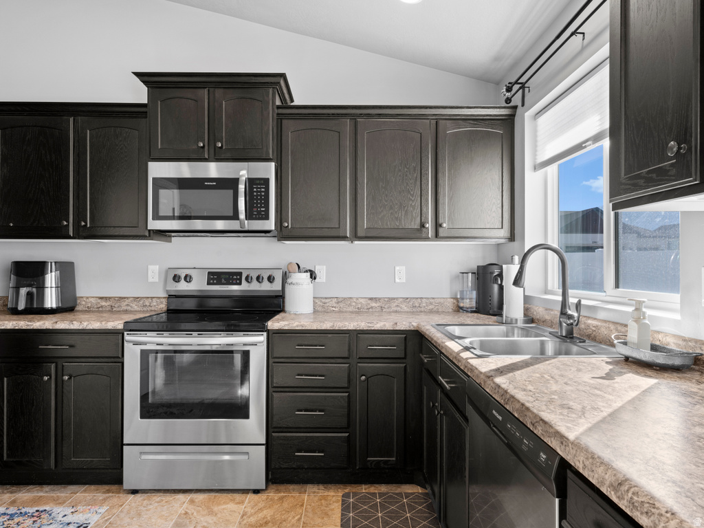 366 E 1970 N Tooele, UT 84074