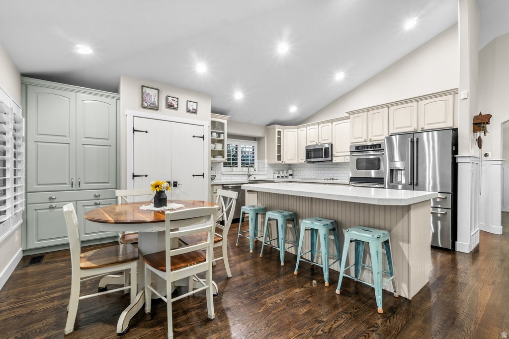 2464 W 2400 N Lehi, UT 84043