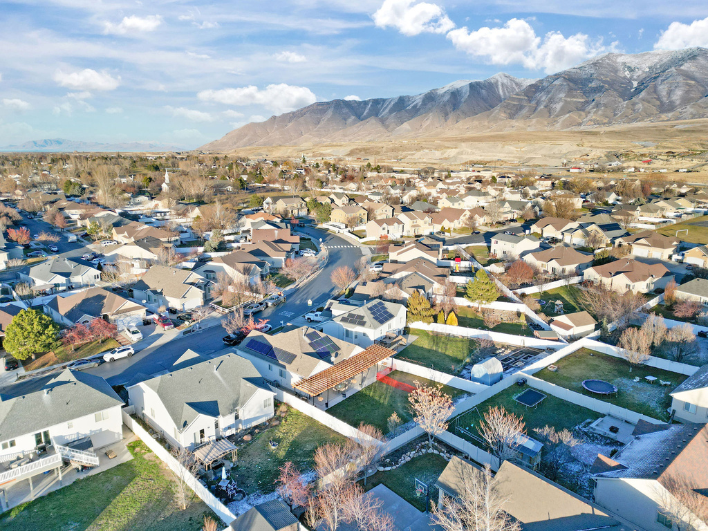 302 E INTERLOCHEN LN Stansbury Park, UT 84074