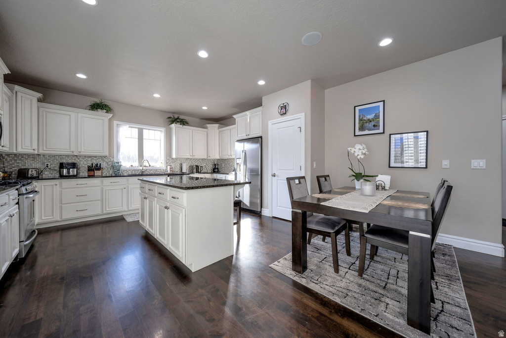 10804 S HIDDENWOOD DR Sandy, UT 84092