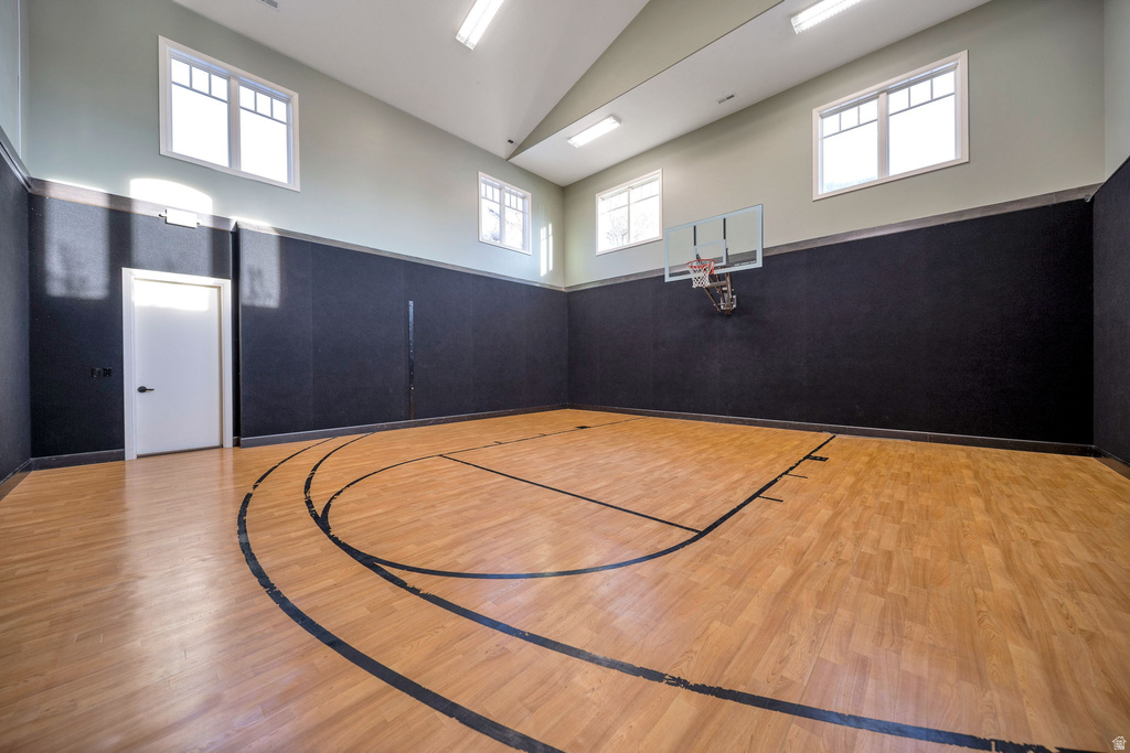 10804 S HIDDENWOOD DR Sandy, UT 84092