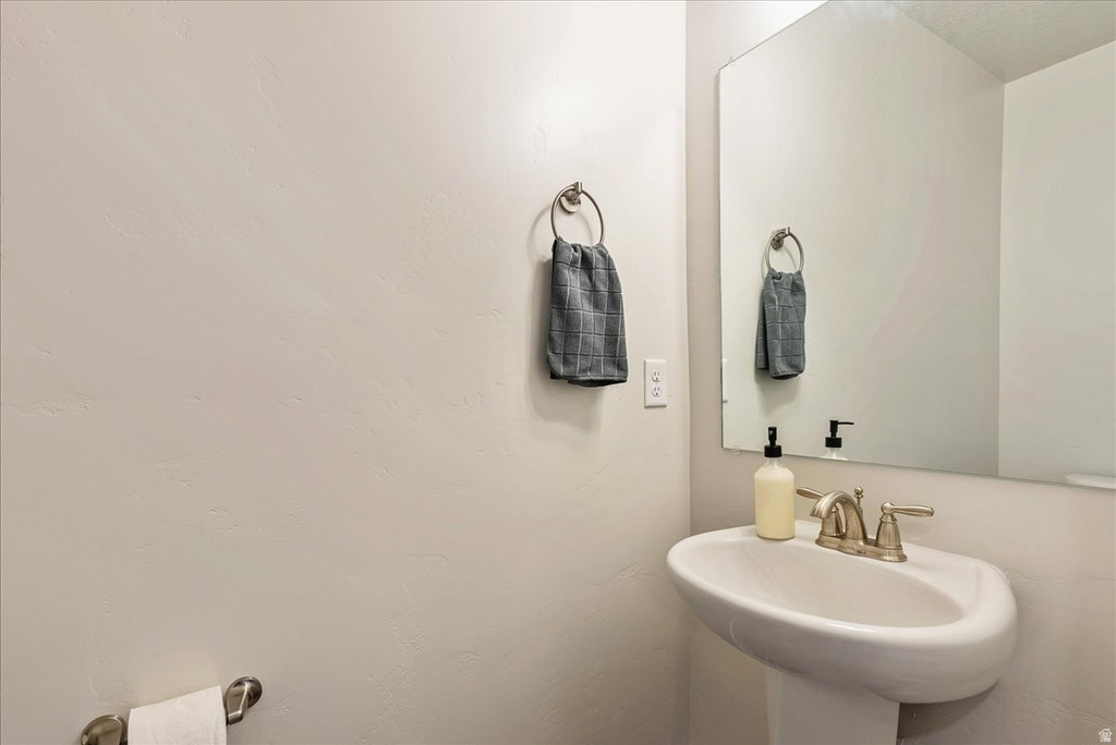 384 N 100 W Morgan, UT 84050