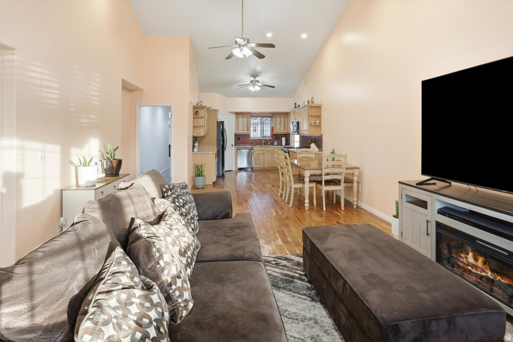 3582 N 3050 W Farr West, UT 84404