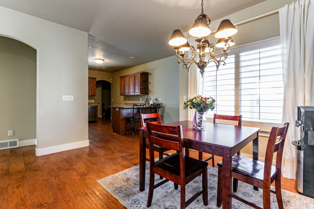 5297 W RANCHES PARK LN West Jordan, UT 84081