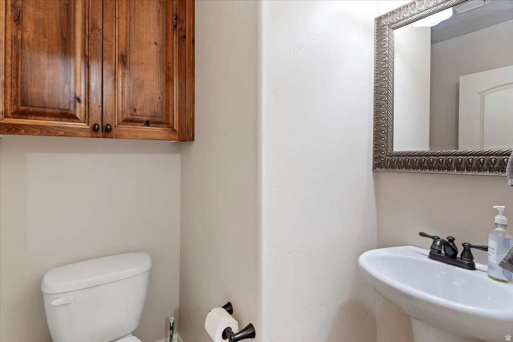 6189 S 1550 E South Ogden, UT 84405