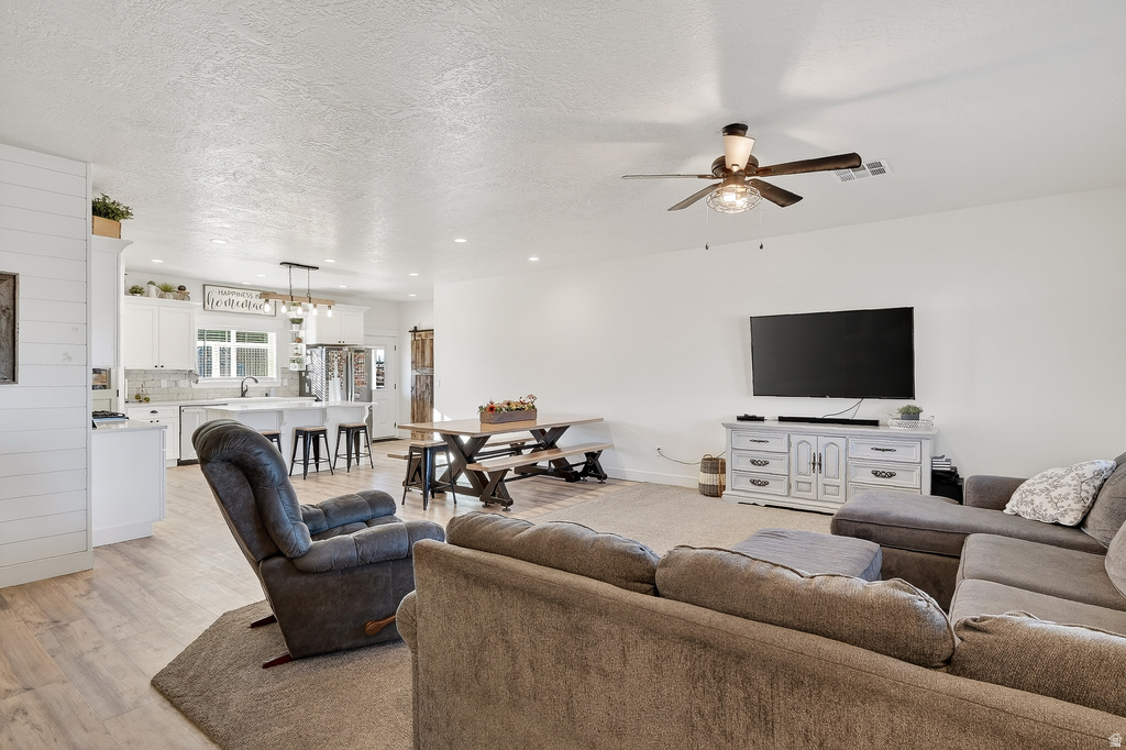 4236 N MAPLE CIR Enoch, UT 84721