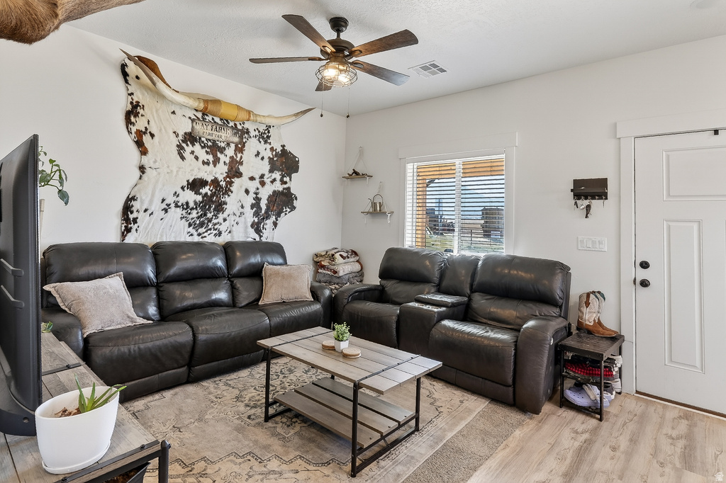 4236 N MAPLE CIR Enoch, UT 84721