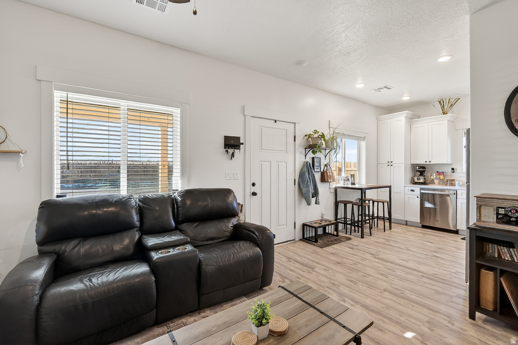 4236 N MAPLE CIR Enoch, UT 84721